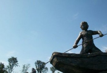 湖南男孩撑船铜雕，营造童趣氛围