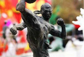 湖南足球雕塑：展现无限自由