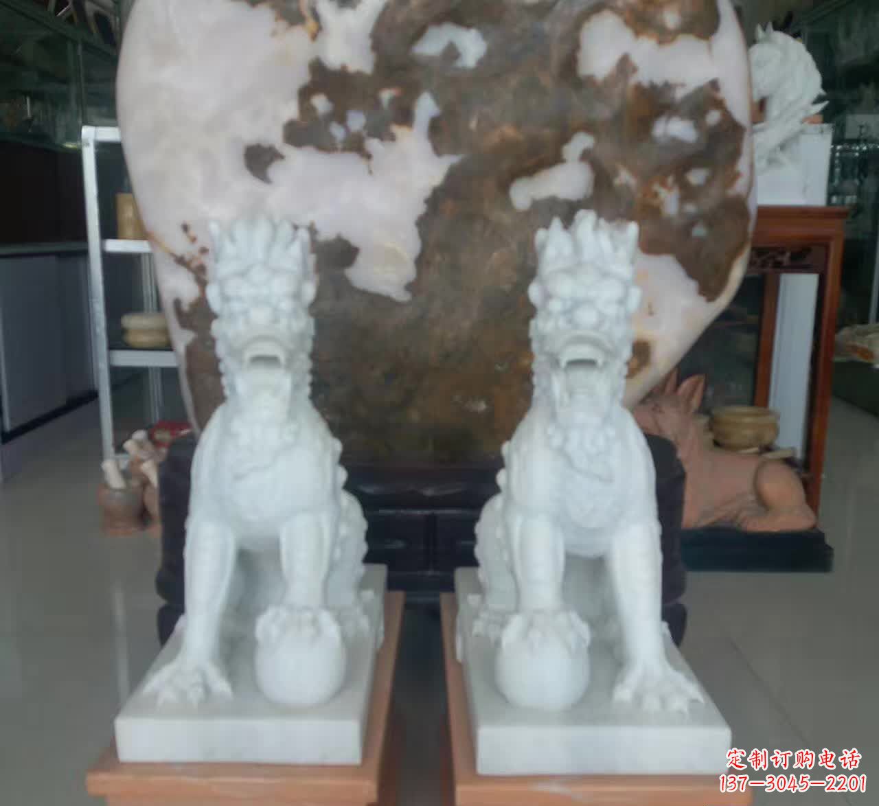 湖南汉白玉踩球麒麟石雕