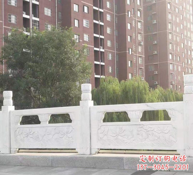 湖南汉白玉荷花鲤鱼浮雕栏板--精美雕刻点缀室内空间