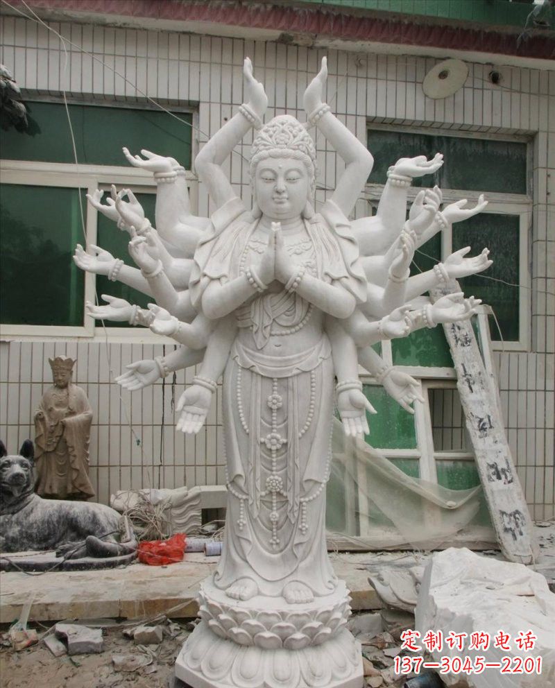 湖南汉白玉千手观音雕塑，精致细腻，深具宗教意义