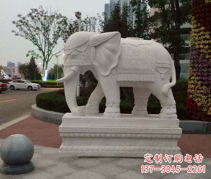 湖南高贵优雅的汉白玉大象雕塑
