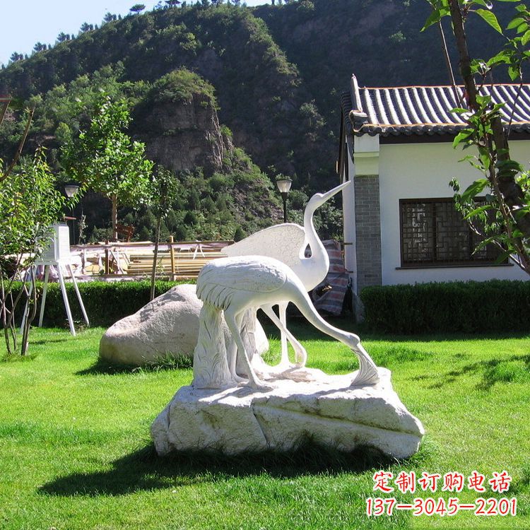 湖南仙鹤石雕公园草坪动物雕塑