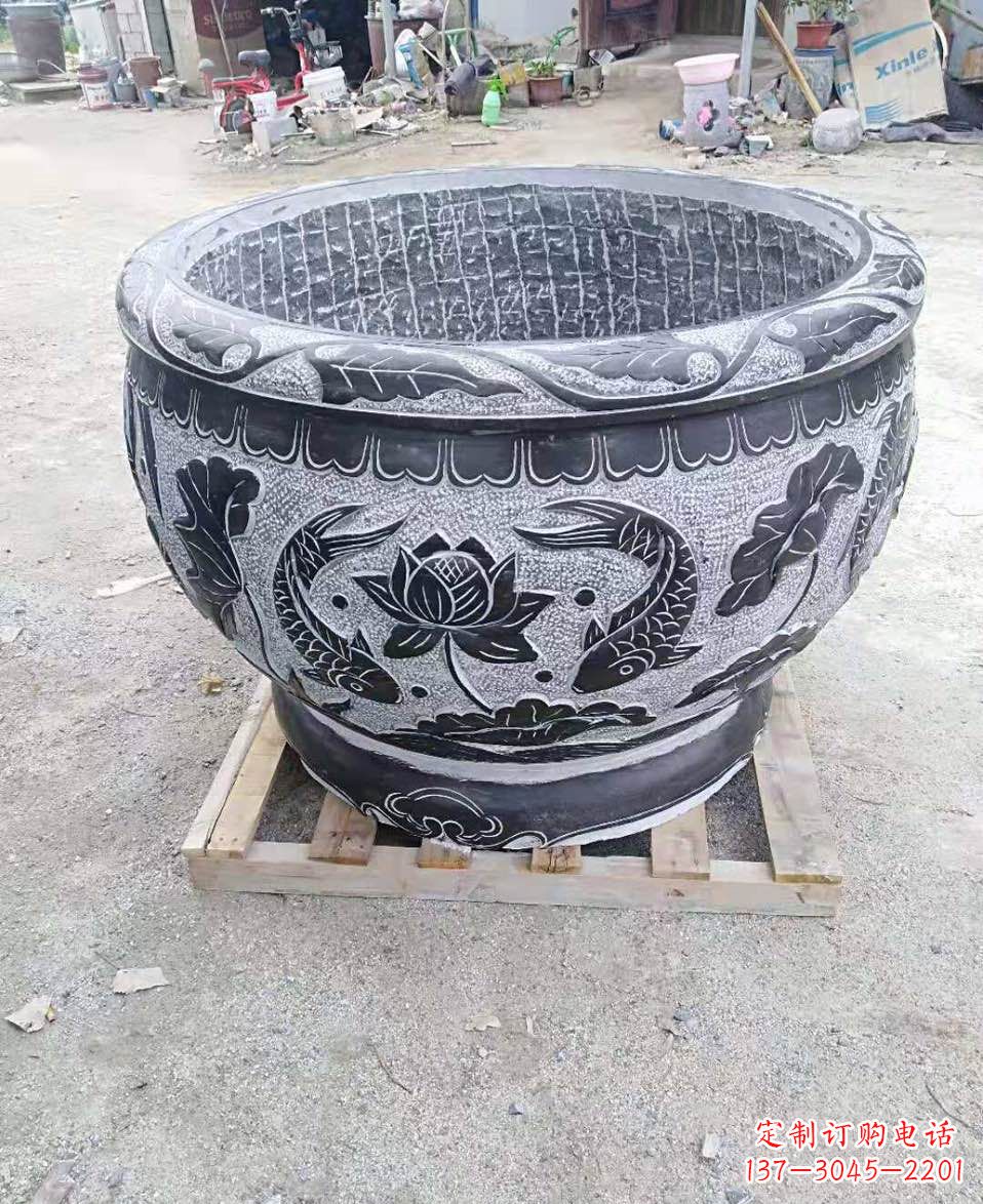 湖南精美鲤鱼雕塑,一颗荷花必不可少