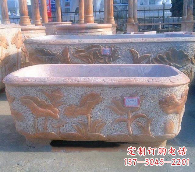 湖南中领雕塑推出的荷花鲤鱼精美雕塑是一件伴随…