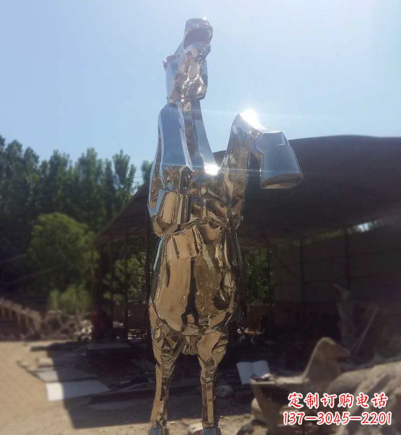 湖南典雅马雕,不锈钢镜面奔马雕塑,个性精彩