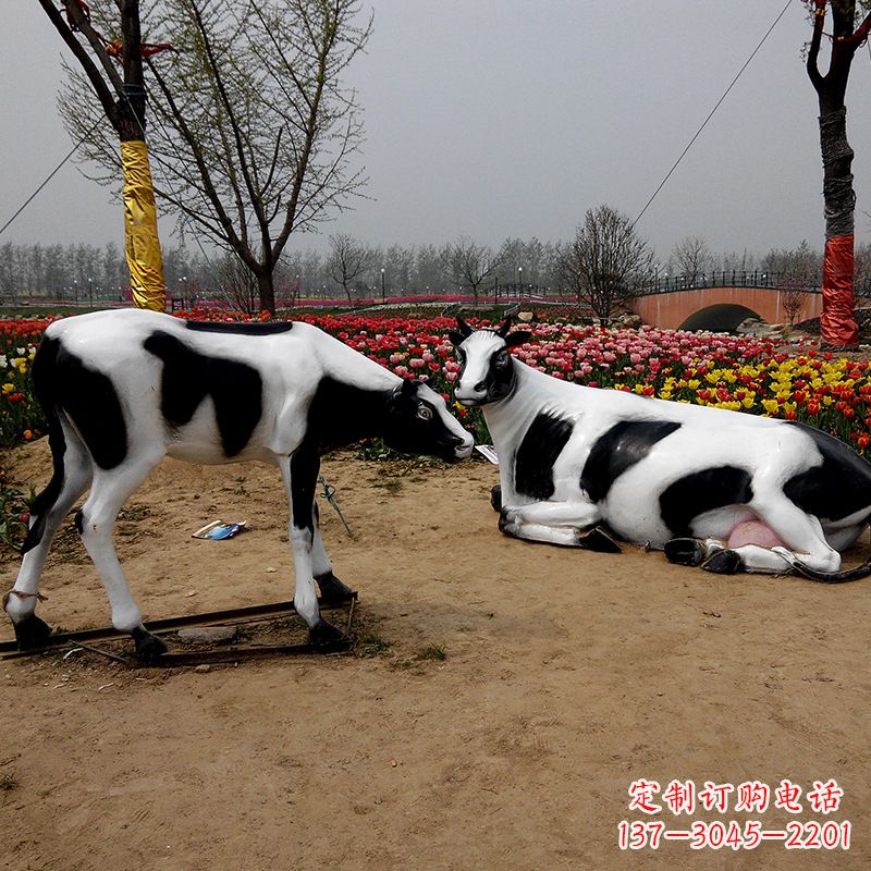 湖南室外仿真动物雕塑-奶牛,为您打造精美细腻的艺术品