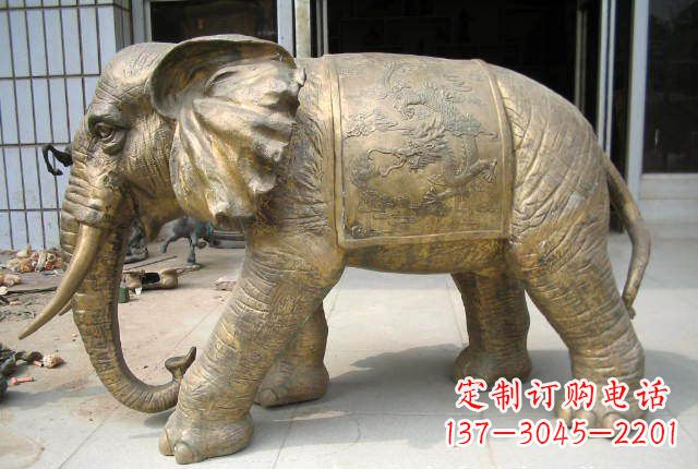 湖南黄铜大象雕塑,让你的空间充满热情