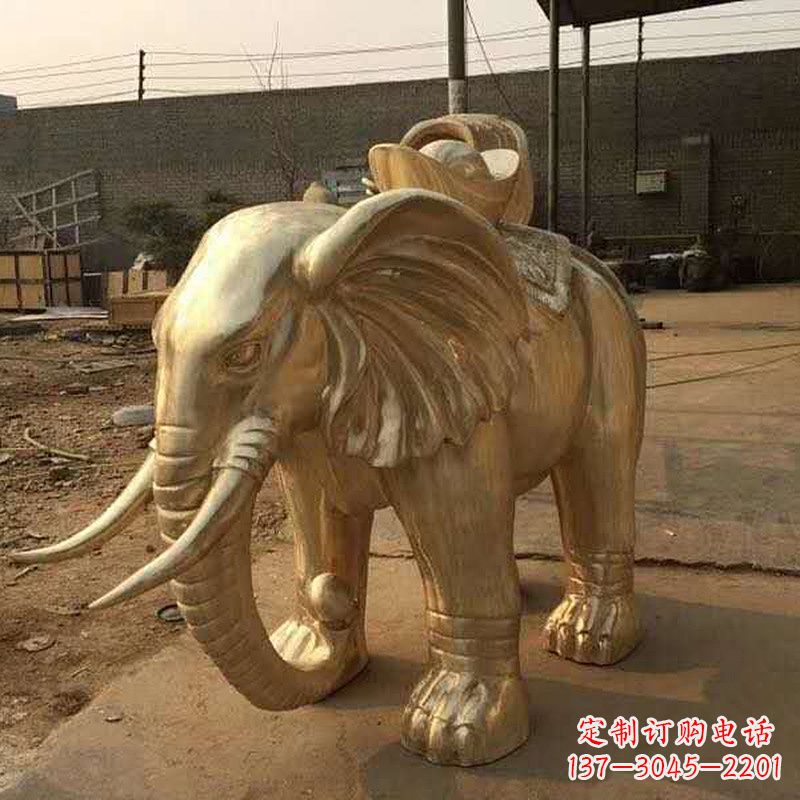 湖南为人民带来精美的黄铜大象雕塑