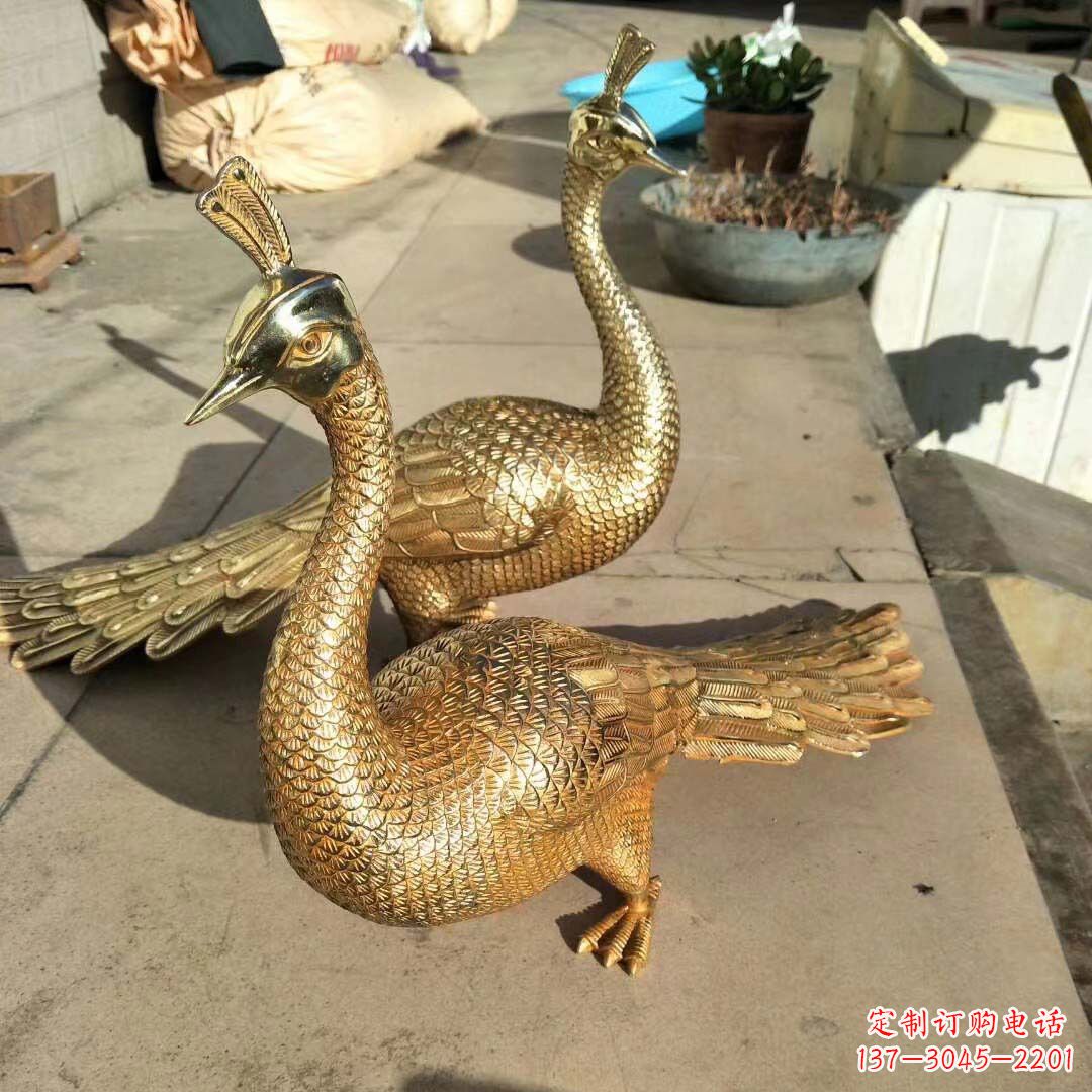 湖南高贵典雅的黄铜雕刻孔雀雕塑