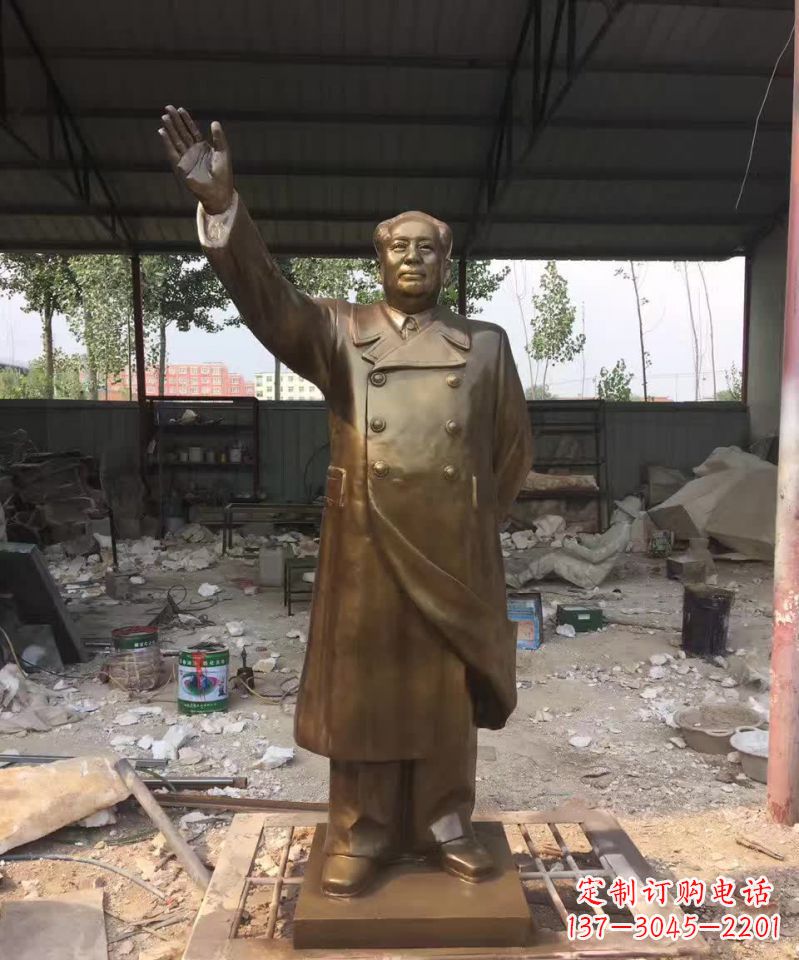 湖南挥手毛主席人物雕塑