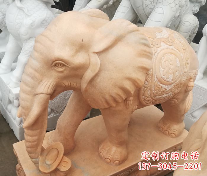 湖南晚霞红门口石雕大象,美景祝福福气
