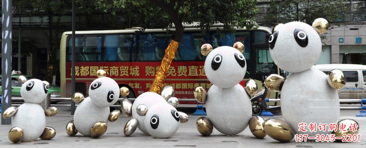 湖南中领雕塑:优雅的不锈钢抽象熊猫雕塑