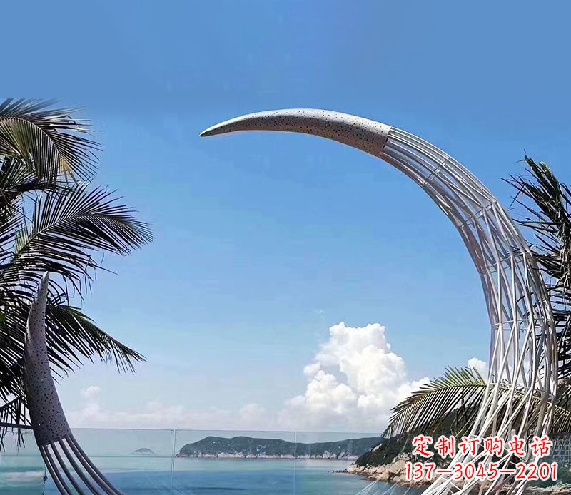 湖南无比耀眼的不锈钢月亮雕塑