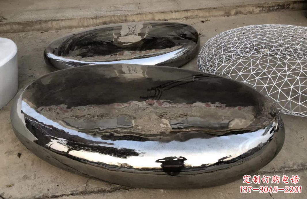 湖南享受艺术的魅力，请选择中领雕塑的镜面不锈钢鹅卵石雕塑