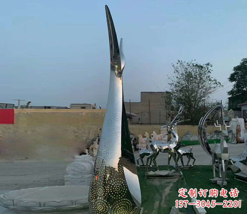 湖南镜面广场不锈钢抽象天鹅雕塑