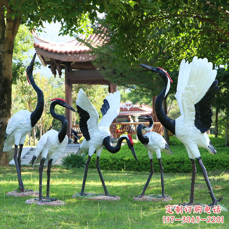 湖南精美彩绘丹顶鹤雕塑
