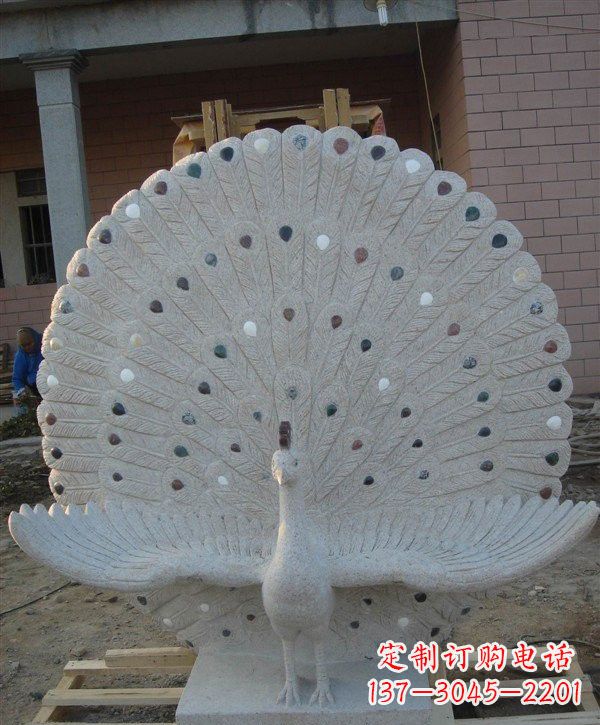 湖南精美雕塑,定制孔雀开屏石雕