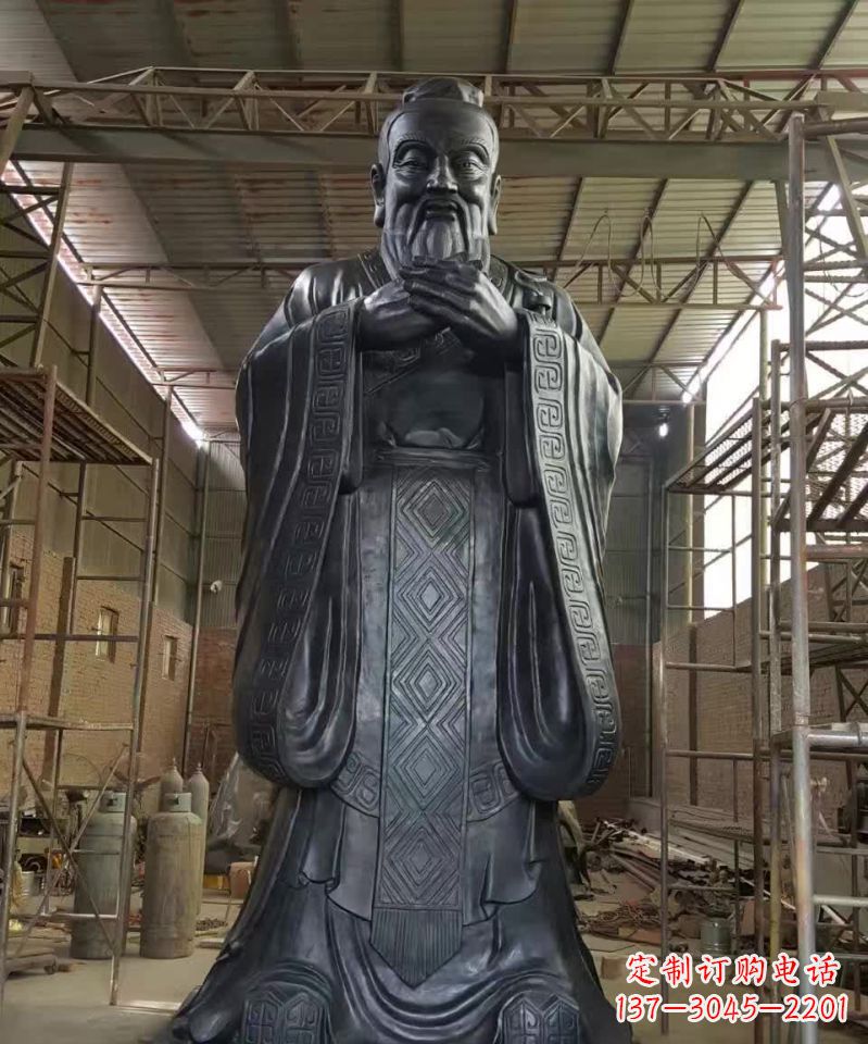 湖南表彰传统文化,尊贵的孔子雕塑