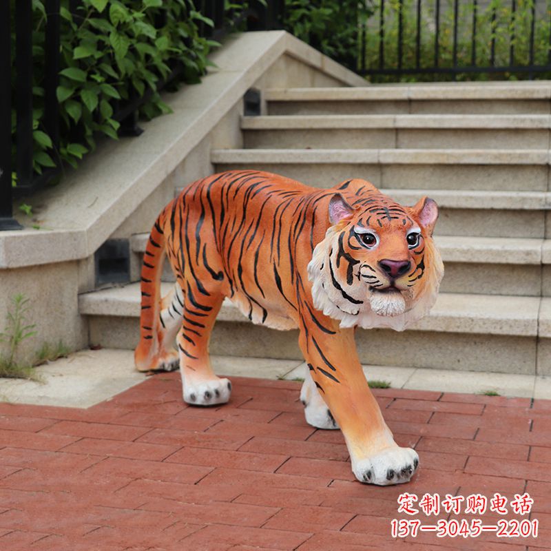湖南老虎玻璃钢仿雕塑—小区园林室外装饰品