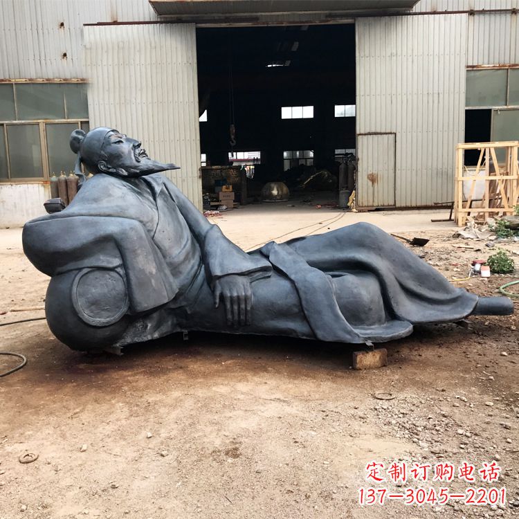 湖南李白醉卧铜雕塑,抒写出豪迈之气