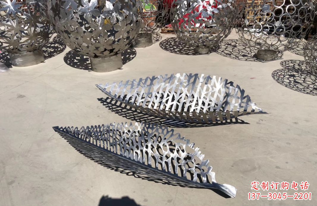 湖南中领雕塑-树叶镂空景观雕塑