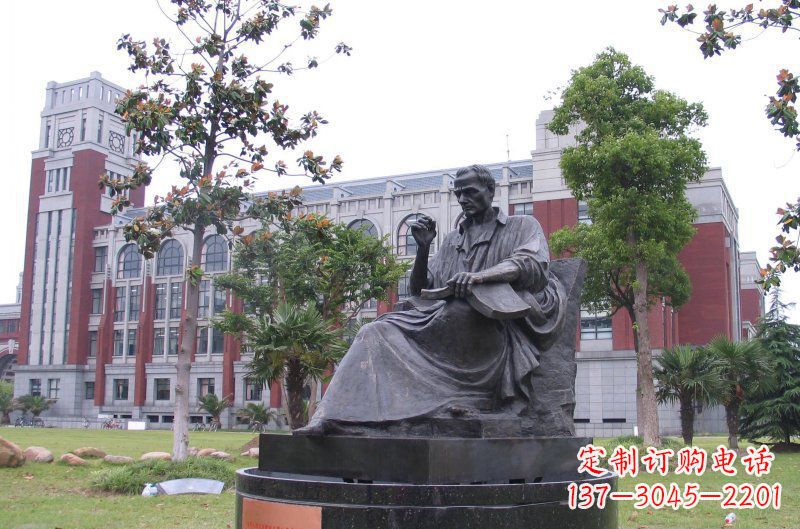 湖南卢梭西方名人铜雕由中领雕塑定制,是一款完…