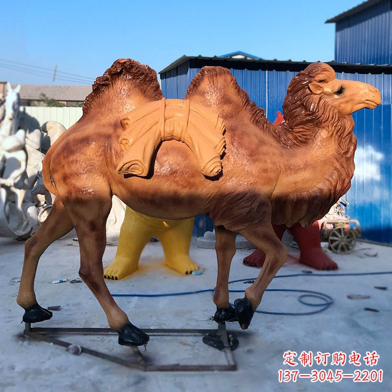 湖南雕刻精美的骆驼玻璃钢仿真雕塑