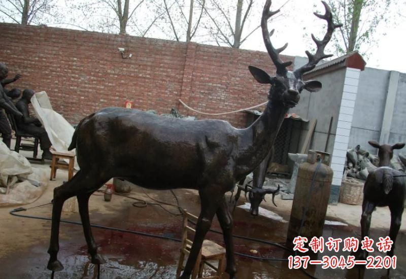 湖南唯美的梅花鹿铜雕,让你的家中添彩更有情调