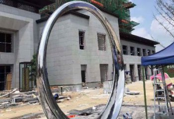 湖南精致典雅的镜面不锈钢圆环雕塑