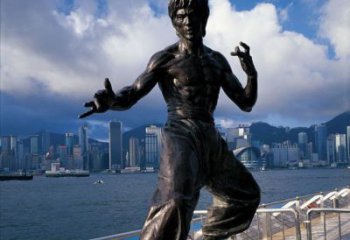 湖南标题:李小龙铜雕，让传奇永存