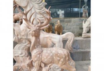 湖南展现自然风采的梅花鹿石雕