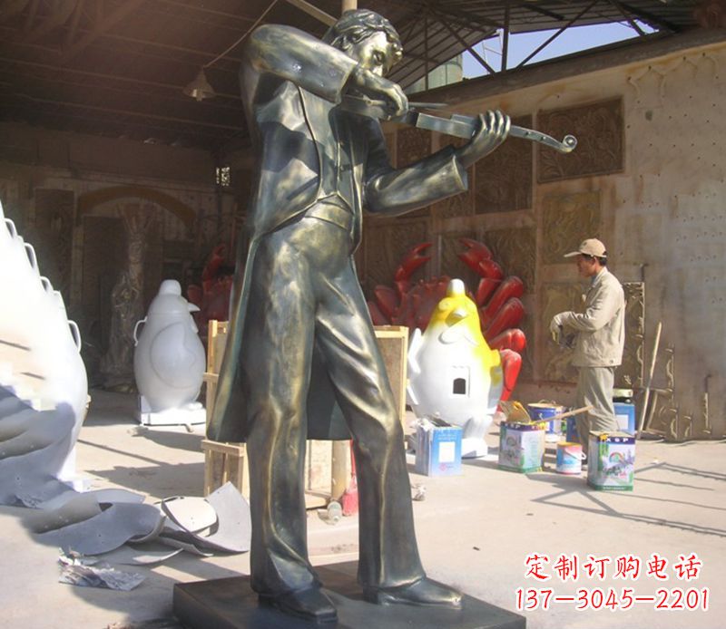 湖南男人演奏小提琴人物景观铜雕