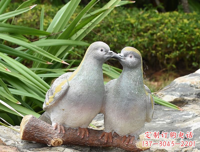 湖南南京抗战胜利纪念馆和平鸽雕塑,历久弥新