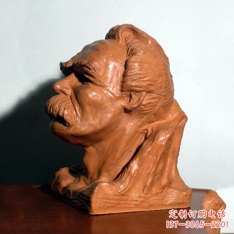 湖南以尼采为原型的雕塑头像