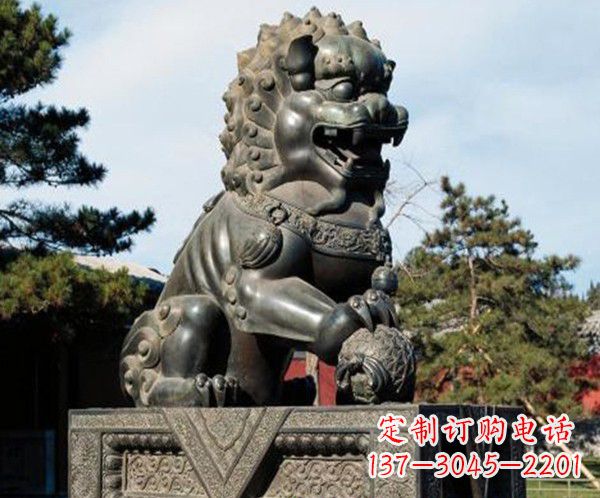 湖南完美融合中西文化的铜狮子雕塑