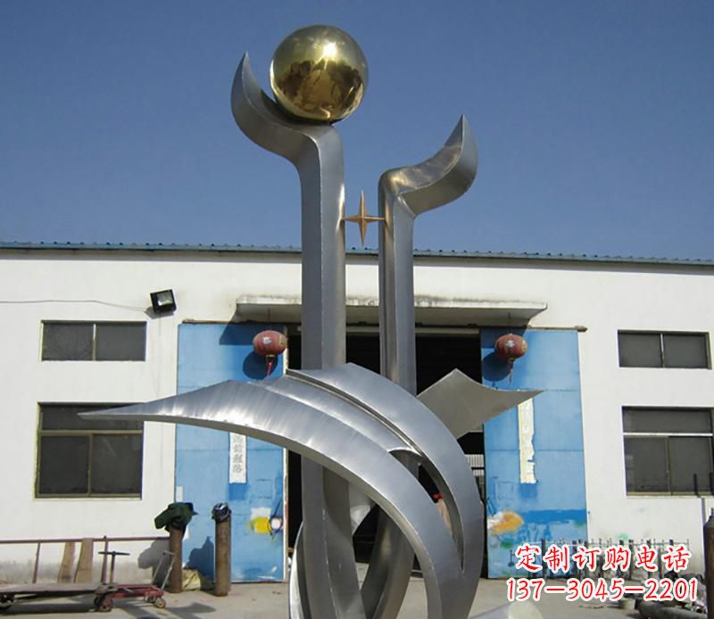 湖南中领雕塑:不锈钢树叶雕塑,精美绝伦