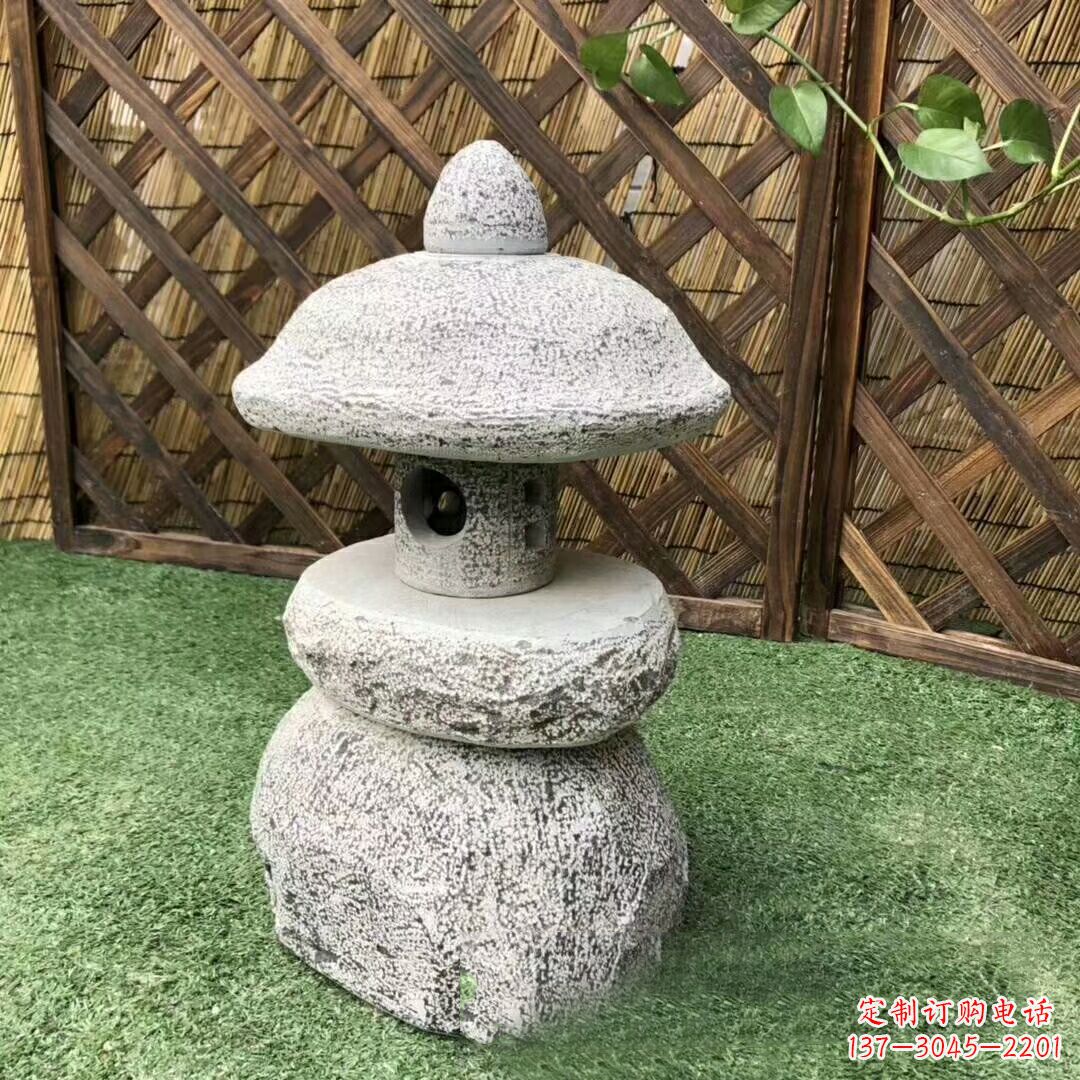 湖南青石仿古灯笼雕塑,实现仿古风格的彰显