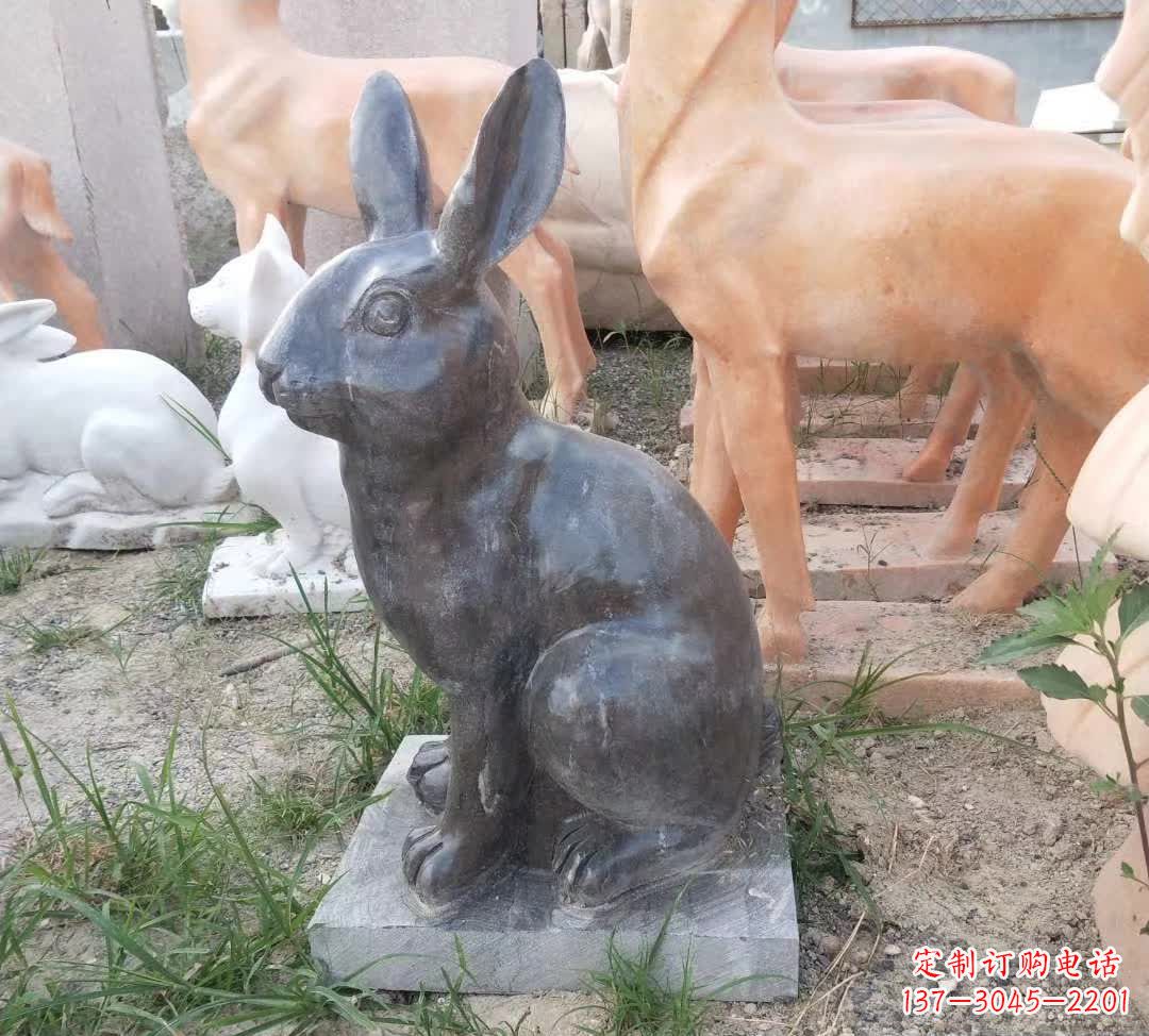 湖南青石公园兔子雕塑,实惠的艺术装点