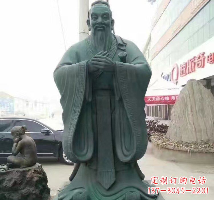 湖南精美的青铜孔子雕像