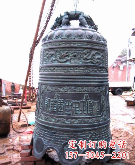 湖南精美历久弥新的青铜钟雕塑