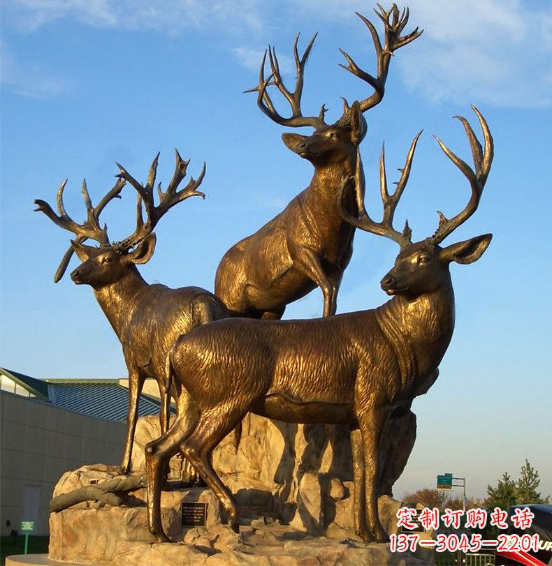 湖南三鹿登高鹿景观铜雕,让你秀智慧雕刻艺术
