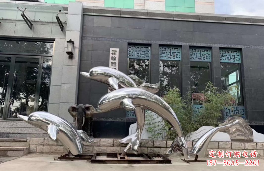 湖南高端定制不锈钢海豚雕塑