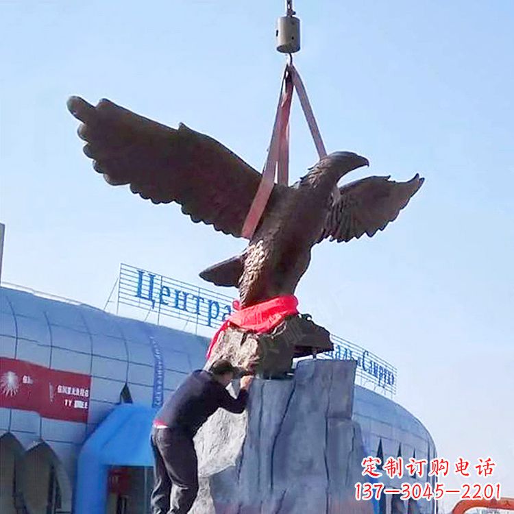 湖南中领雕塑定制大型老鹰铜雕景观