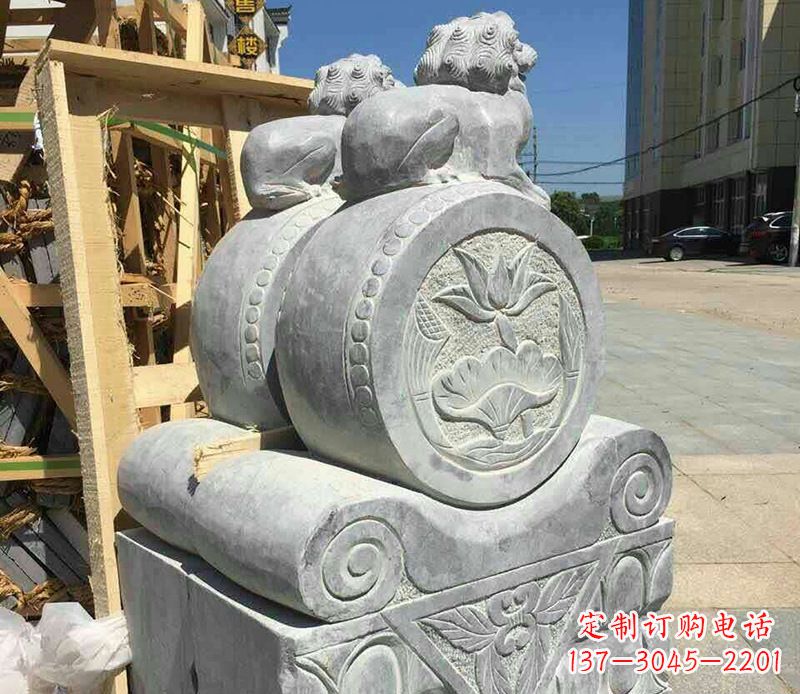 湖南中领雕塑:仿古石门墩石雕艺术品