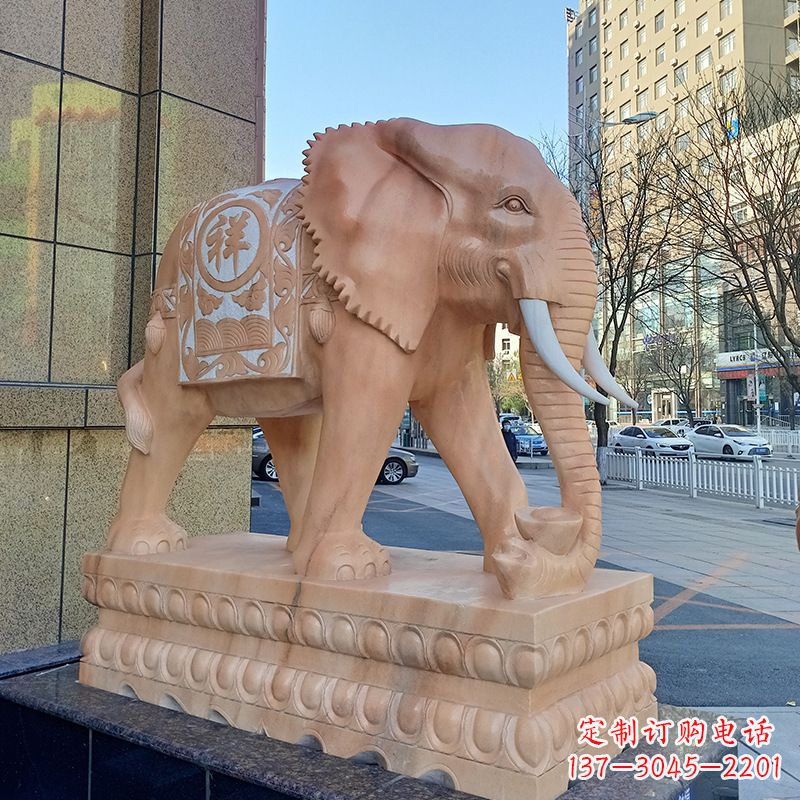 湖南真实神圣的大象雕塑