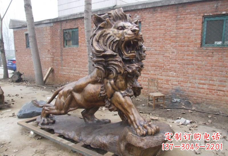 湖南高雅华贵的狮子铜雕