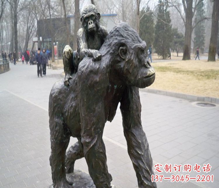 湖南多姿多彩的猩猩雕塑