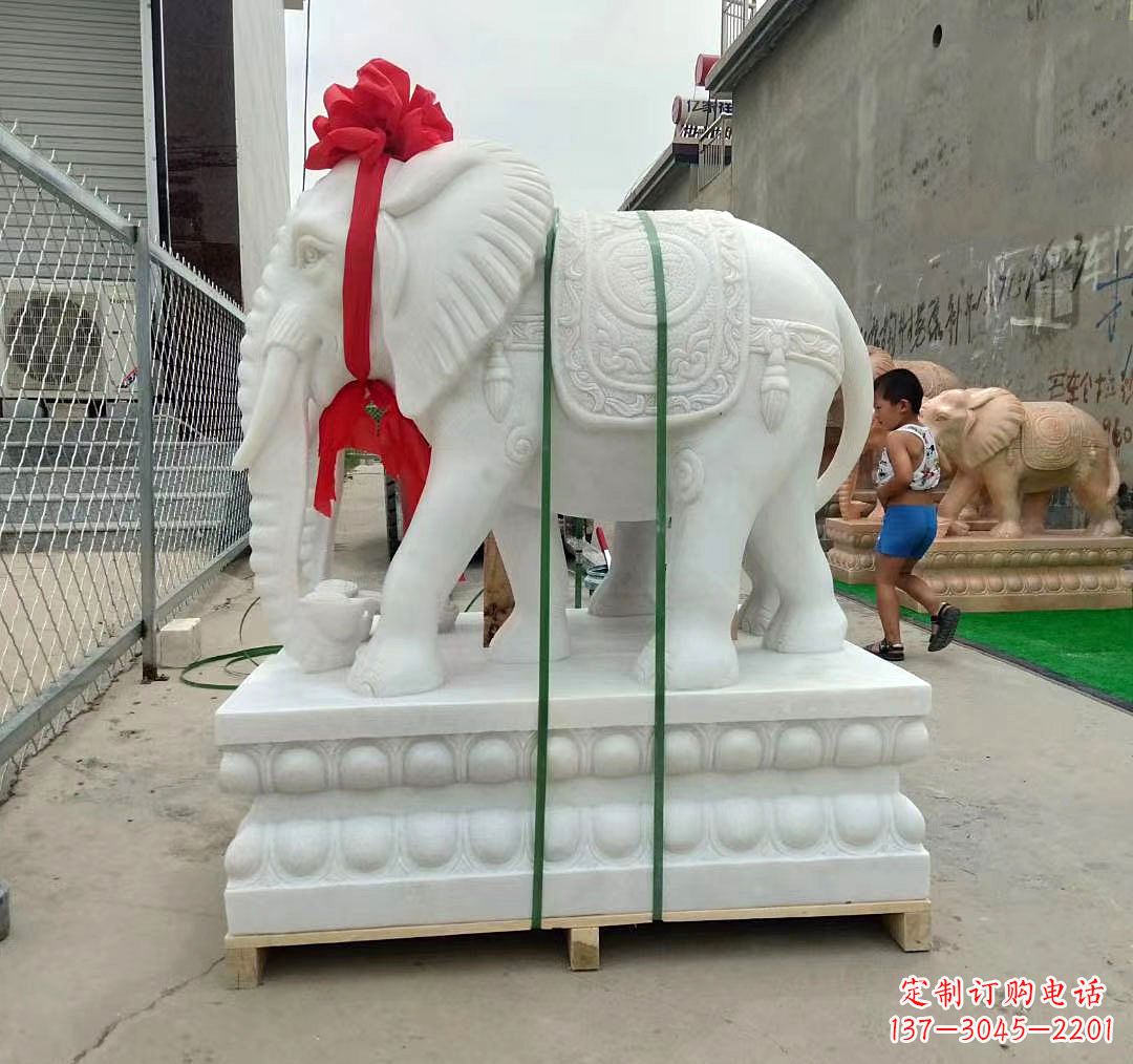 湖南中领雕塑精美玉雕大象