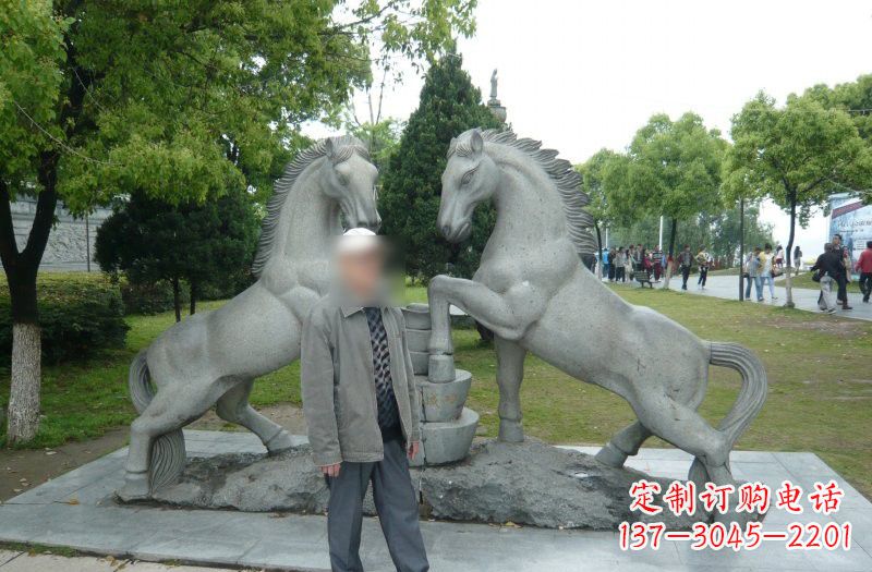 湖南以马为主题的石雕艺术品